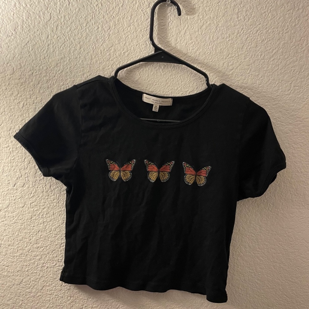 black butterfly t shirt cropped